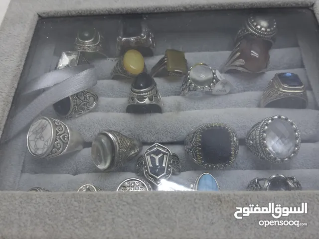 للبيع الخواتم الطيبه احجار اصليه تحفه وخواتم فضه ماعدا كم واحد عادي