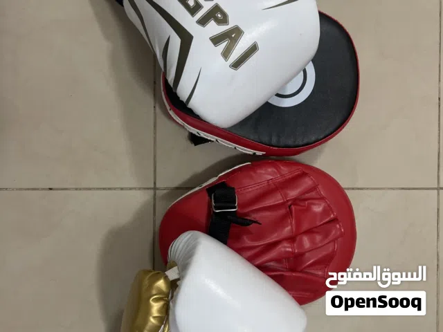 قفازات ملاكمة و بوكسنج باد للبيع