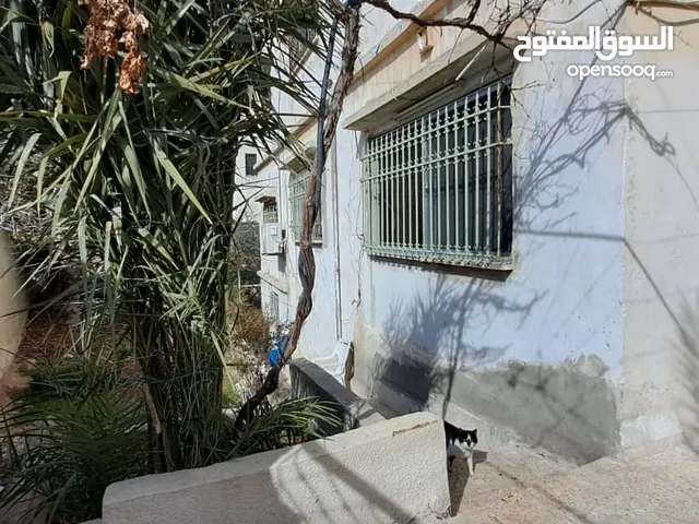 150 m2 4 Bedrooms Townhouse for Sale in Zarqa Al Autostrad