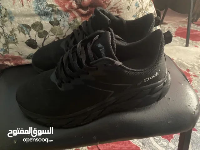 جزمة Duck اسود مقاس 42