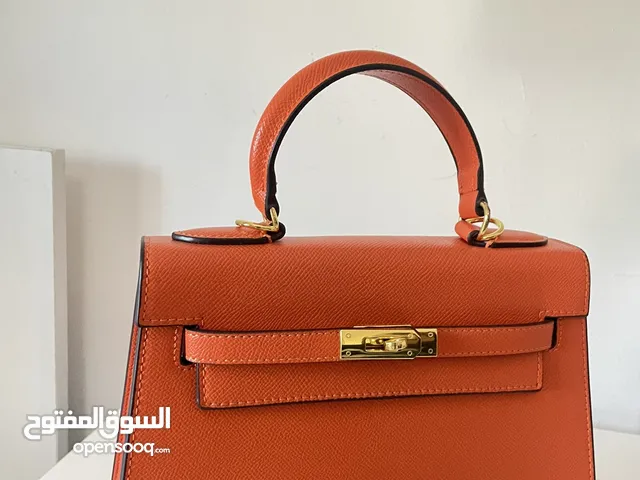 شنطة جديدة للبيع غير مستعمله سعرها قابل للتفاوض