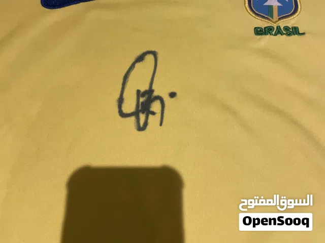Vini jr signed jersey