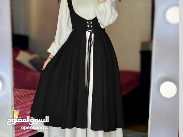 طقم قطعتين بيزك بكم استك بلورو رباط ع الصدرSummer Collection2025