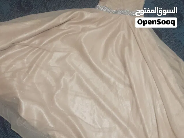 فساتين سهرة للبيع باسعار رمزية