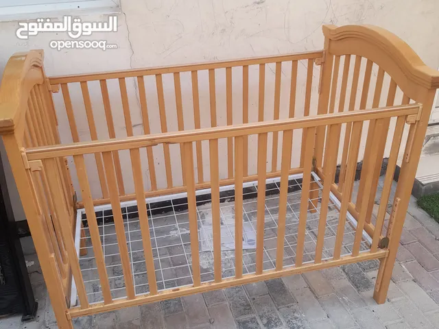 للبيع سرير اطفال في حاله جيده