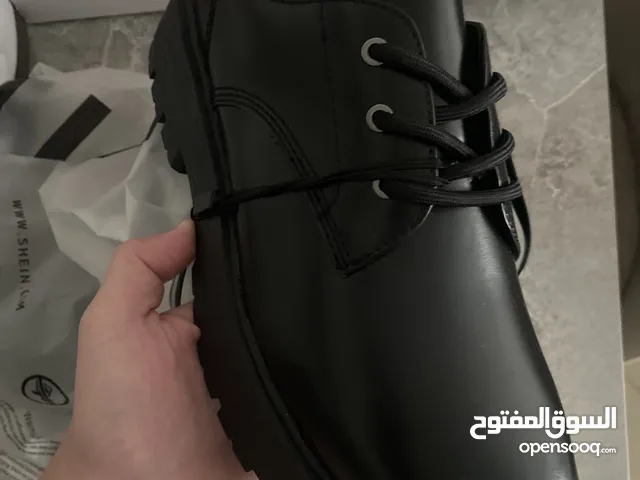 Shoes men’s sneakers ......