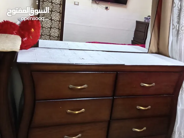 غرفة نوم وطقم كنب للبيع