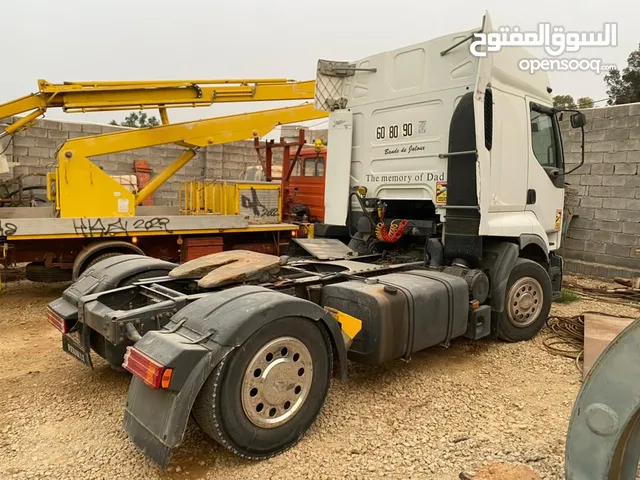 Tractor Unit Renault 2020 in Tripoli