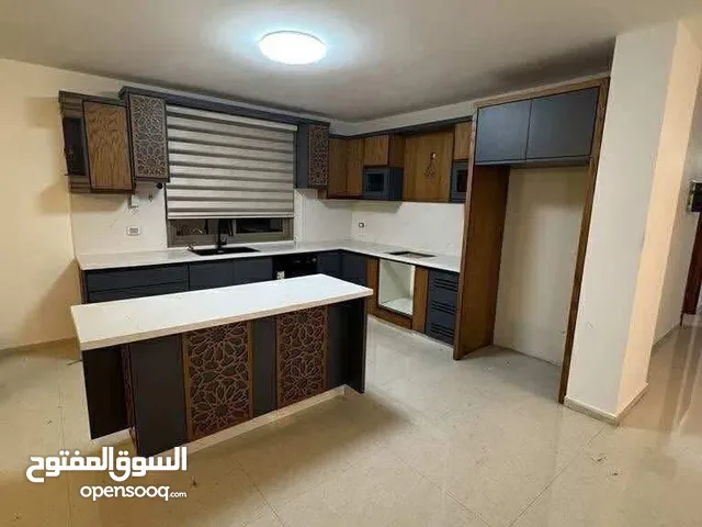 175 m2 3 Bedrooms Apartments for Rent in Ramallah and Al-Bireh Al Shurfah