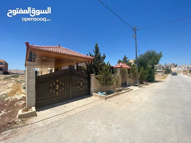 190 m2 3 Bedrooms Townhouse for Sale in Zarqa Jabal Al Mugheir