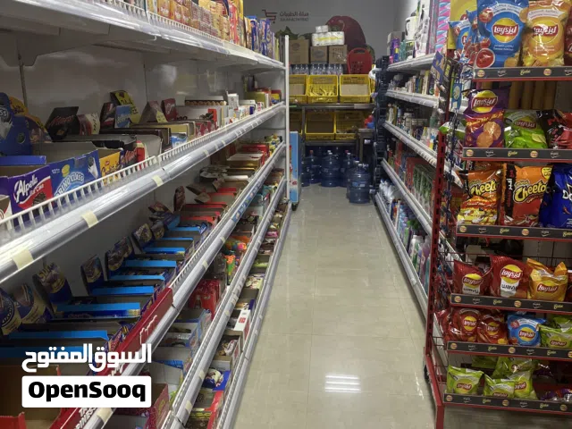 بقاله للبيع بعجمان