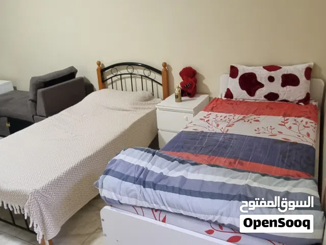 سكن نسائي هادئ  غرفة مشتركة ثلاثية