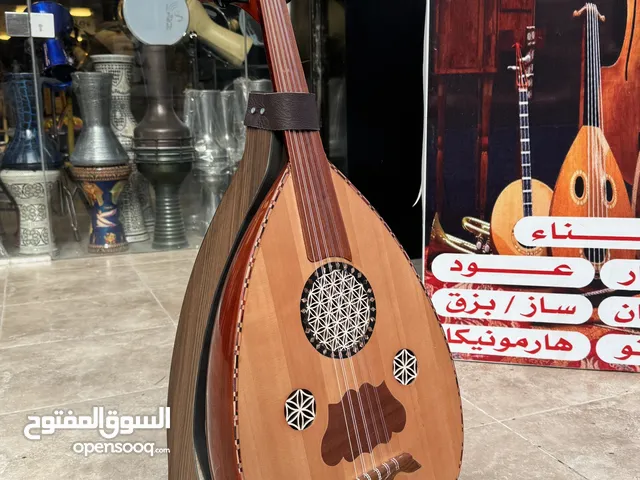 عود مصري جوهره الفن  ( كلاسيك ) مع شنته وريشه هديه