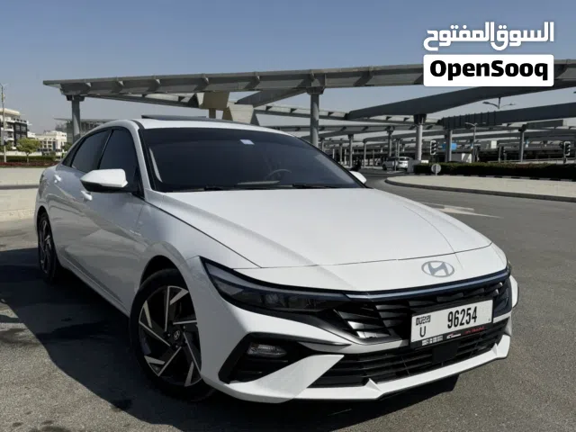 Sedan Hyundai in Dubai