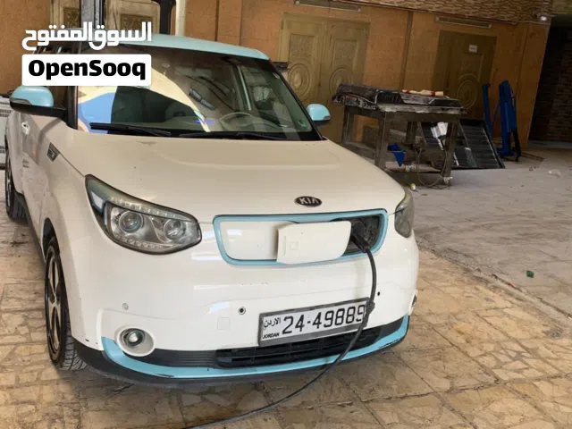 2015 كيا سول Standard