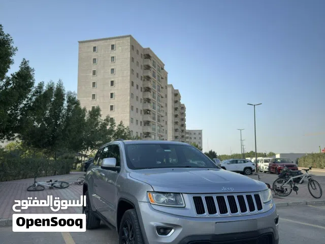 جيب گراند شيروكي لمتد 2016 امريكي 4x4 المكينة v6