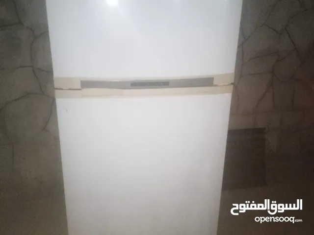ثلاجة ال جي 20 قدم للبيع بحالة الوكالة للتواصل على رسائل الصفحة الموقع اربد