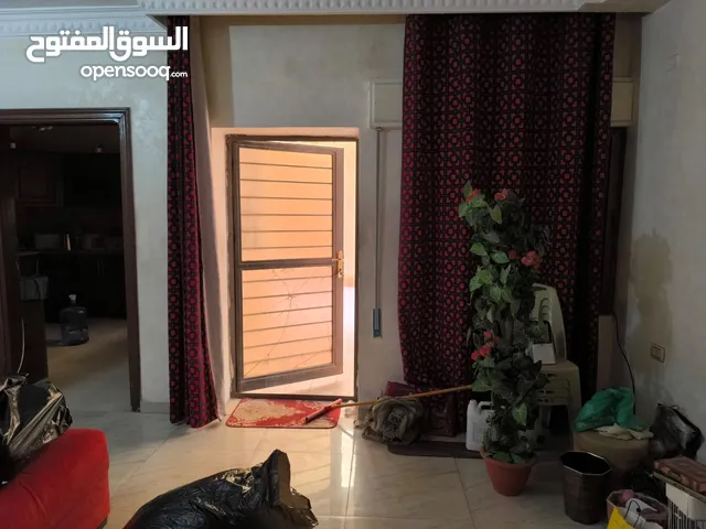 شقه سكنيه ارضيه مع حديقه