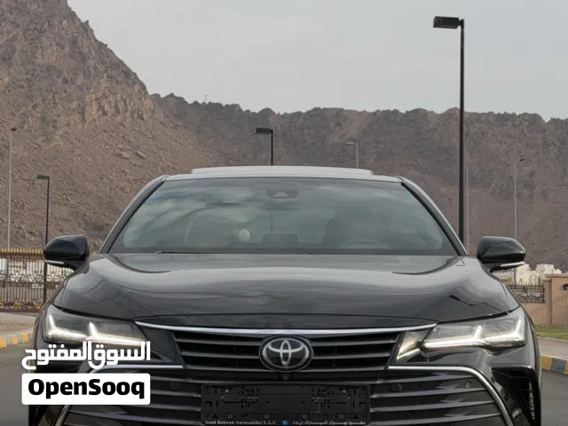 2019 تويوتا افالون Limited