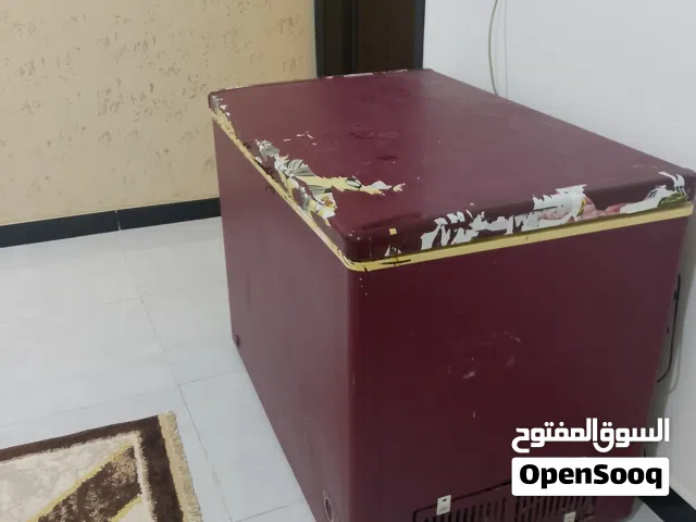 كنتورين ومجمدة للبيع نظيفات