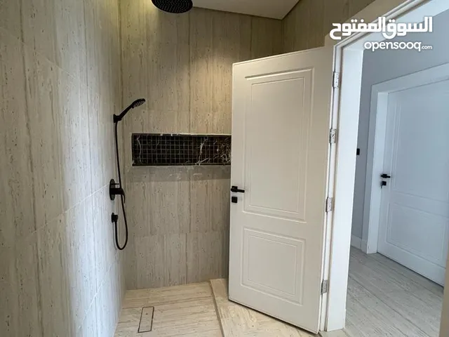 160 m2 More than 6 bedrooms Apartments for Rent in Al Riyadh Al Qirawan