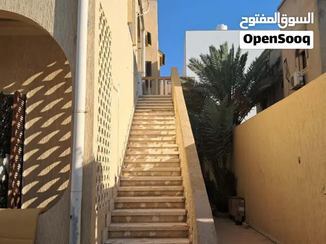 منزل تلات ادور ع الريسي فرعي