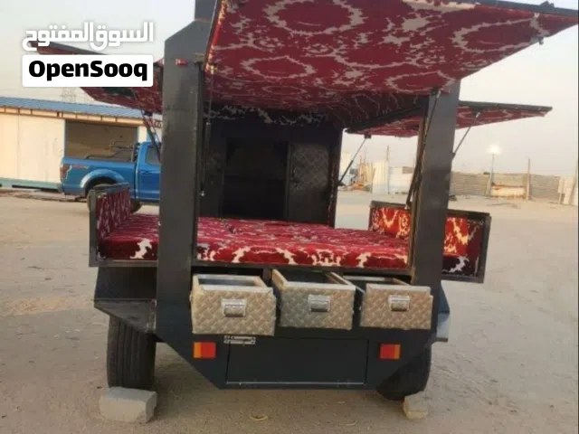 قلص متنقل مجهز بالكامل طاقة شمسية وأضاءه