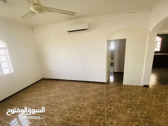 140 m2 1 Bedroom Apartments for Rent in Muscat Al-Hail