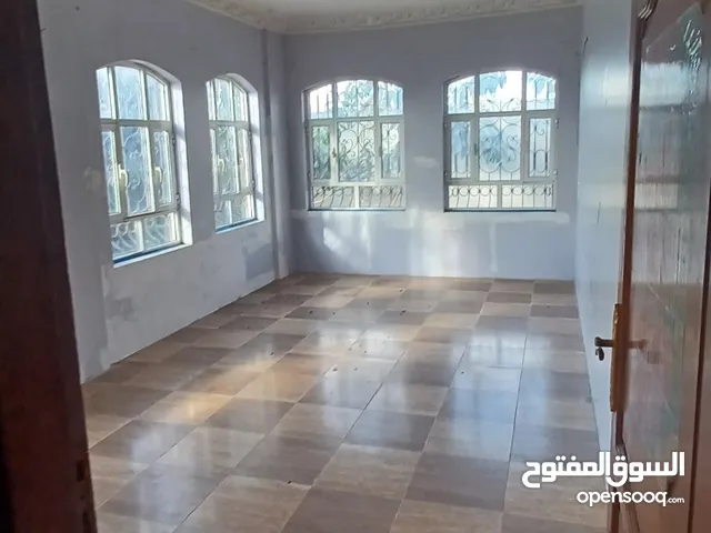 200 m2 4 Bedrooms Apartments for Rent in Sana'a Hezyaz