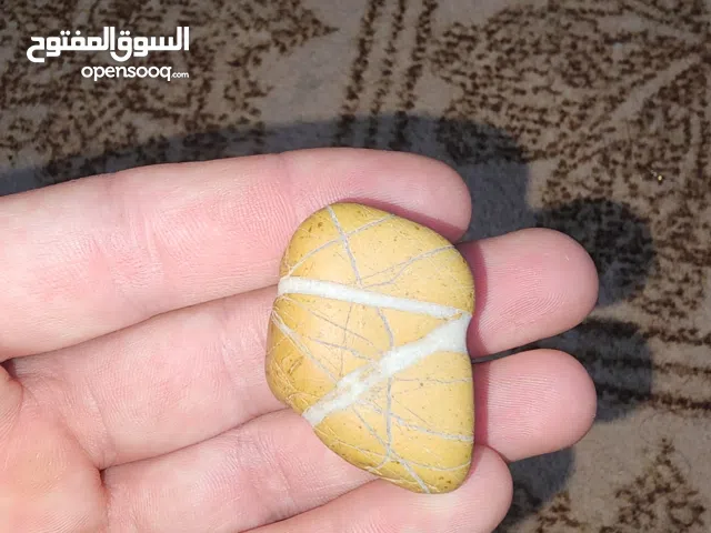 احجار كريمة للبيع