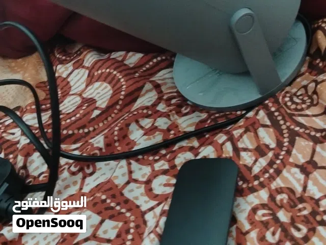 للبيع جهاز بروجكتر بحاله ممتازه استعمال بسيط نوعيه اصليه معه ريموت وقاعده