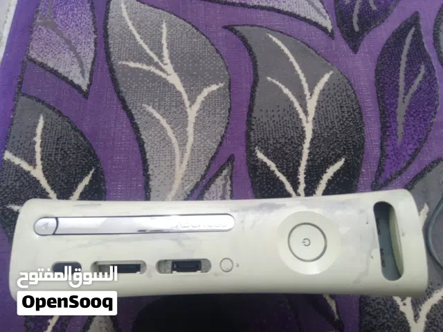 اكس بوكس 360 مستعمل مهكر مع كابلات الجهاز من دون جويستك