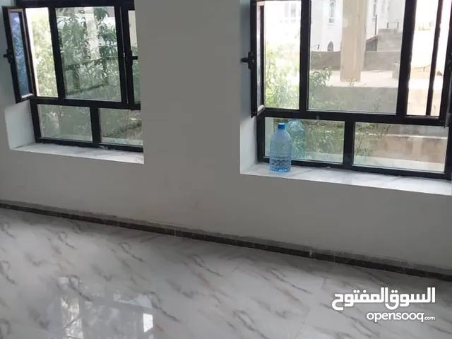 700 m2 4 Bedrooms Apartments for Rent in Sana'a Asbahi