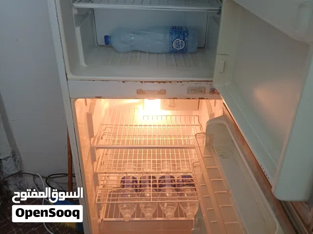 ثلاجه بحاله جيده استخدام خفيف