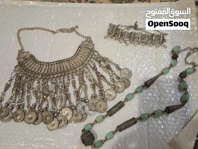 عقود فضيه.