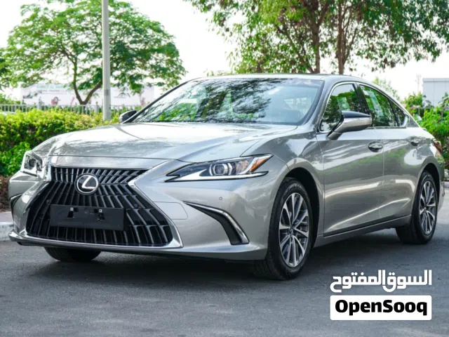 BRAND NEW ES300h m2024 ((AL FUTTAIM WARRANTY))