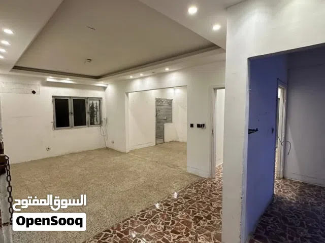 للبيع شقة في السيدية مجمع 5 طابق اًول لدى الاعتماد الهندسي حصراً
