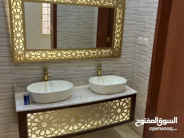 215 m2 5 Bedrooms Apartments for Rent in Jeddah Hai Al-Tayseer