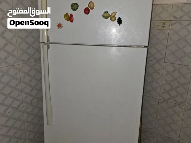 ثلاجة LG بحالة نظيفة لا تحتاج صيانة