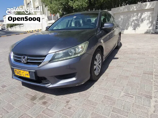 2014 هوندا اكورد Standard