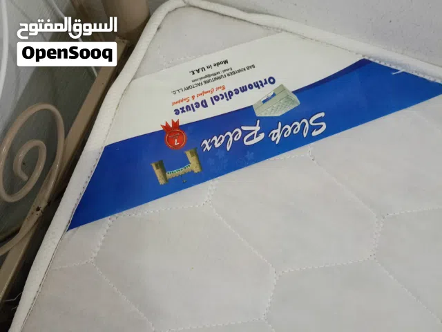 سرير ومرتبة طبية ودولاب