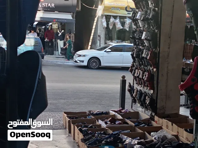 محل تجاري داخل سوق المقابلين بجانب الخطيب مول.