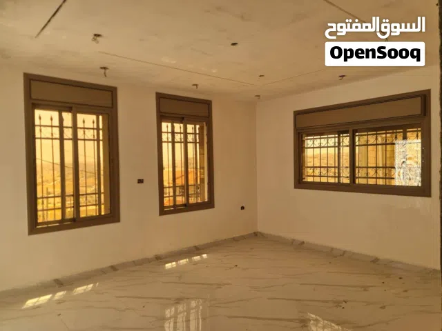 260 m2 4 Bedrooms Townhouse for Sale in Zarqa Graiba