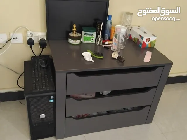 كومود بحاله ممتازه للبيع