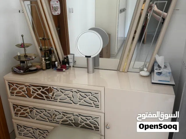 dressing table