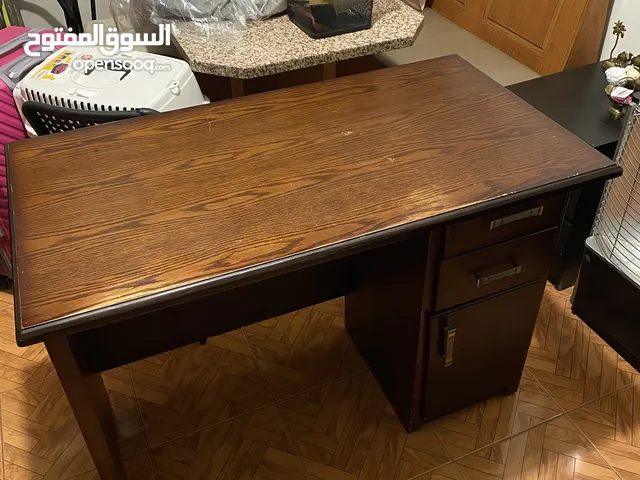 مكتب للدراسة و العمل حجم 109x61cm للبيع