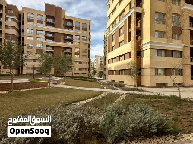 شقه للبيع في العاصمه الاداريه استلام فوري متشطبه بالكامل امام النهر الاخضر