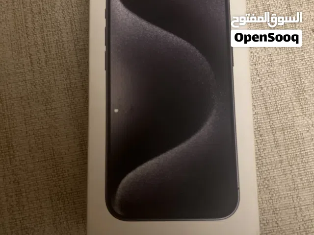 ايفون 15 برو 256GB فيه فتحة شريحه ويدعم ال eSIM