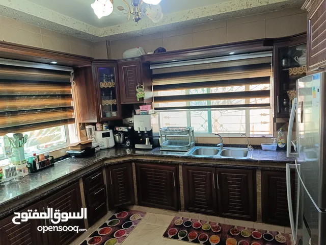 165 m2 3 Bedrooms Townhouse for Sale in Amman Other