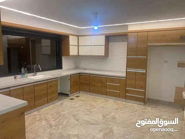 185 m2 3 Bedrooms Apartments for Rent in Ramallah and Al-Bireh Al Tira